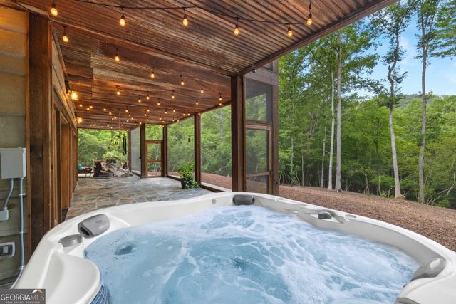 195 Moonshine Way, Blue Ridge, GA 30513