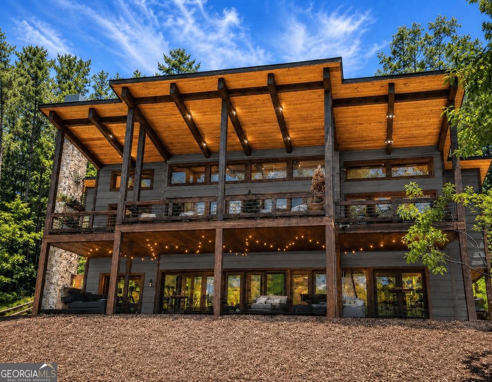 195 Moonshine Way, Blue Ridge, GA 30513