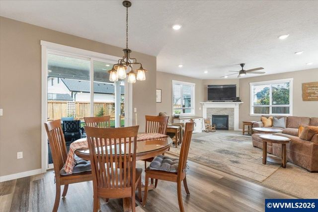 208 NE Alder Ct, Sublimity, OR 97385