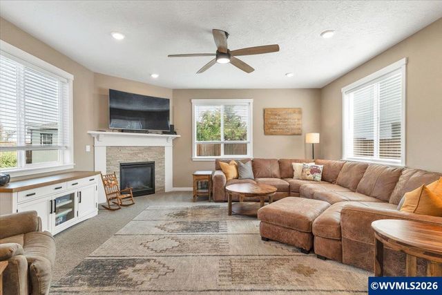 208 NE Alder Ct, Sublimity, OR 97385