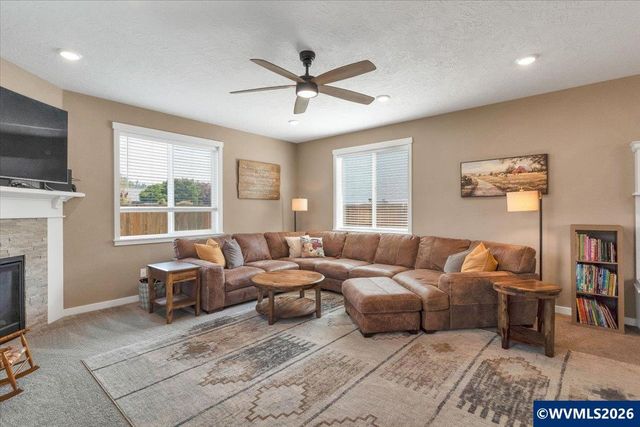 208 NE Alder Ct, Sublimity, OR 97385