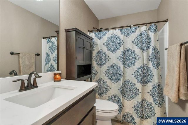 208 NE Alder Ct, Sublimity, OR 97385