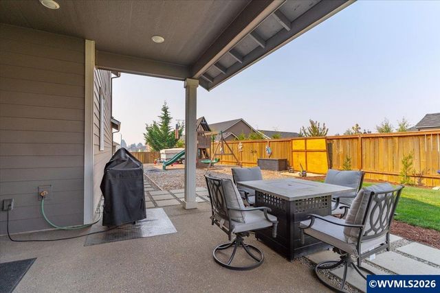 208 NE Alder Ct, Sublimity, OR 97385