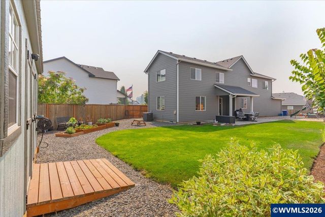 208 NE Alder Ct, Sublimity, OR 97385