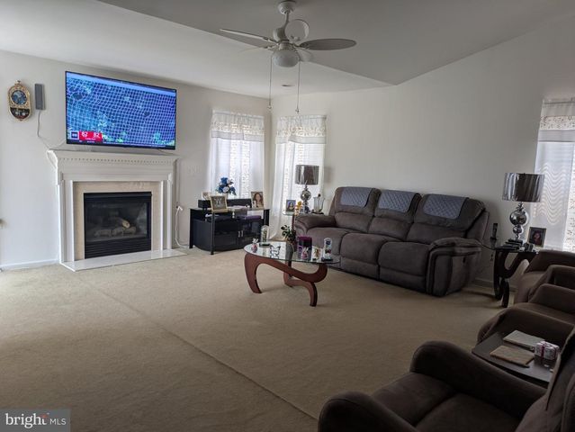 515 HOWEY DR, Mullica Hill, NJ 08062