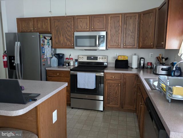 515 HOWEY DR, Mullica Hill, NJ 08062