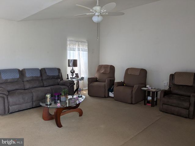 515 HOWEY DR, Mullica Hill, NJ 08062