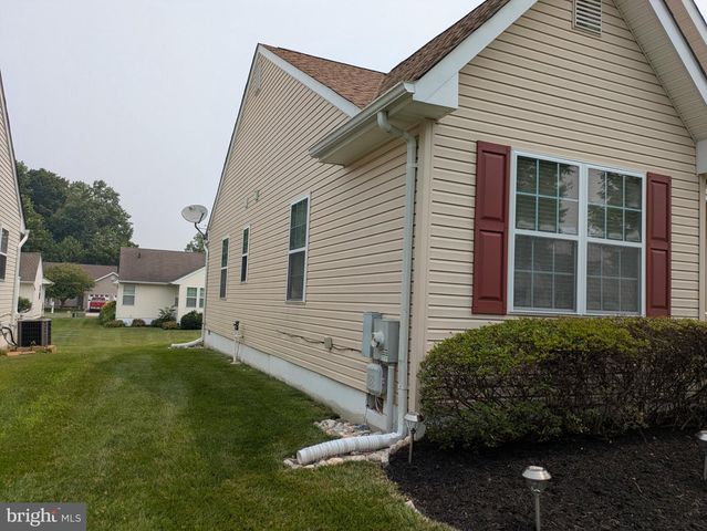 515 HOWEY DR, Mullica Hill, NJ 08062