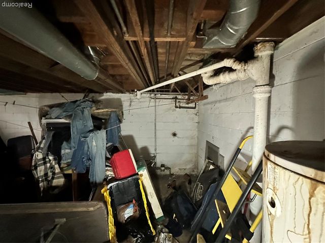 18819 Moross Road, Detroit, MI 48224