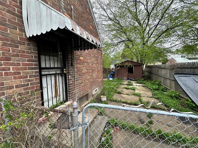 18819 Moross Road, Detroit, MI 48224