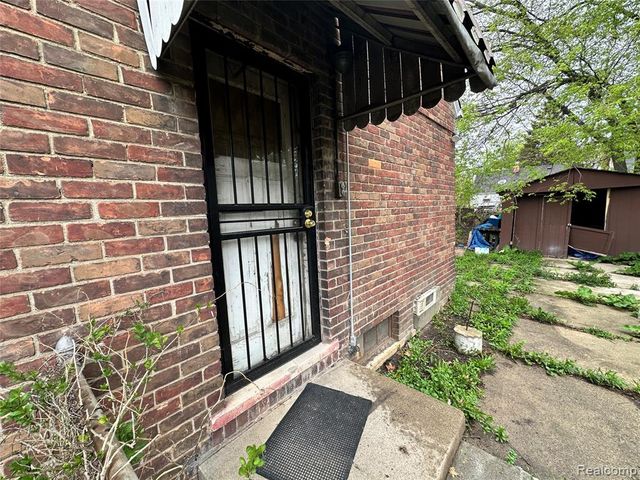 18819 Moross Road, Detroit, MI 48224