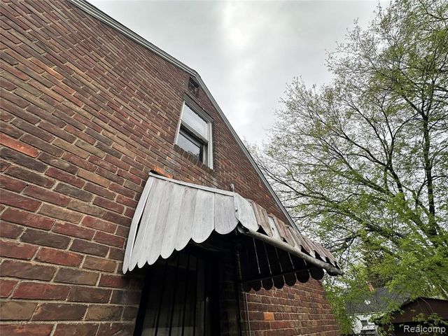 18819 Moross Road, Detroit, MI 48224