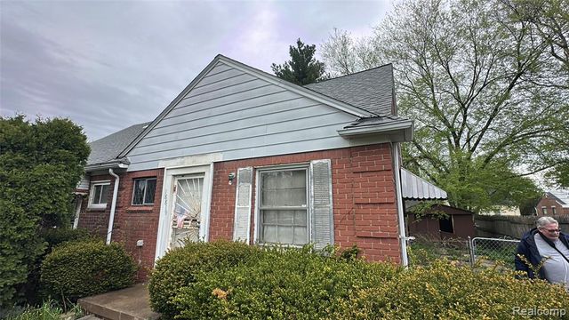 18819 Moross Road, Detroit, MI 48224