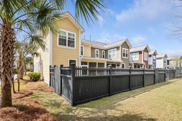 2574 Kings Gate Lane, Mount Pleasant, SC 29466