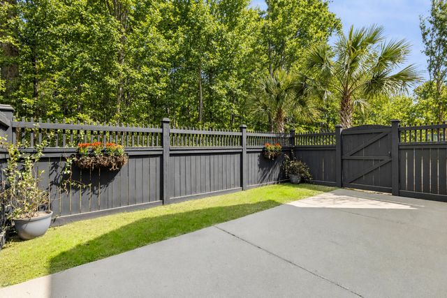 2574 Kings Gate Lane, Mount Pleasant, SC 29466