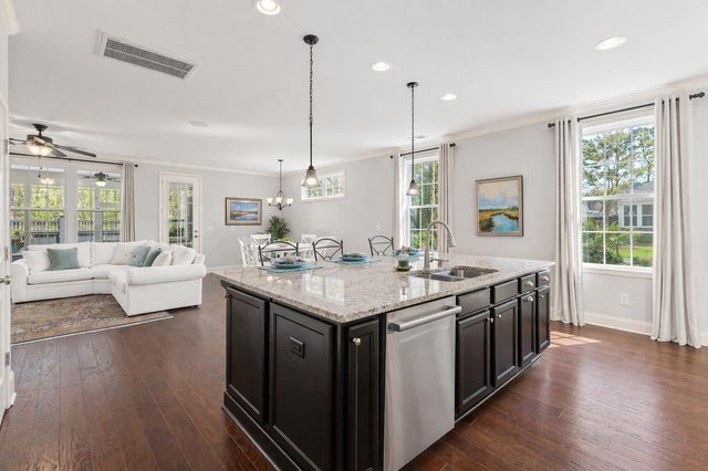 2574 Kings Gate Lane, Mount Pleasant, SC 29466