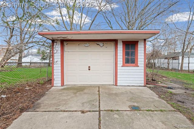 911 Sherbourne Street, Inkster, MI 48141