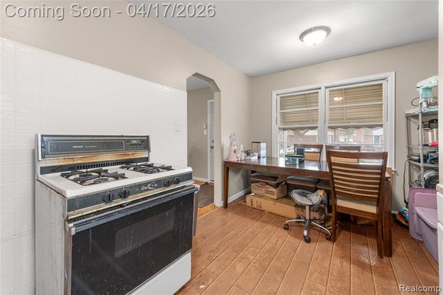 911 Sherbourne Street, Inkster, MI 48141