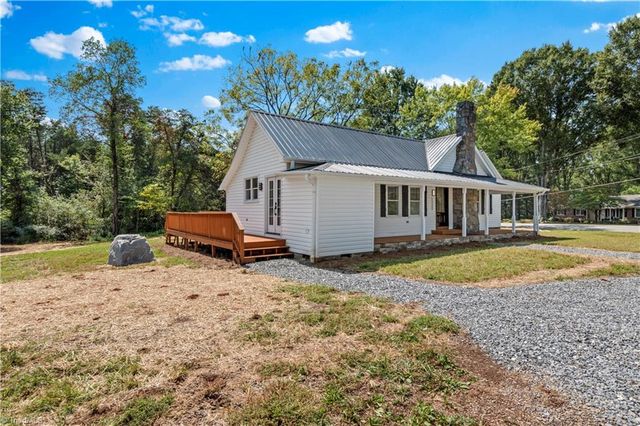 1332 Union Cross Church Road, Yadkinville, NC 27055