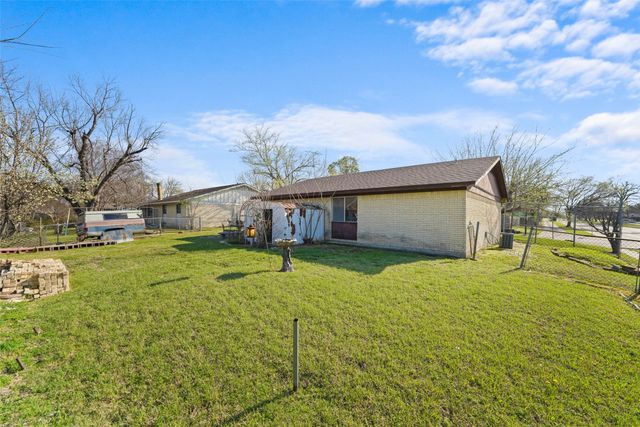 5202 Chestnut Place, Garland, TX 75043