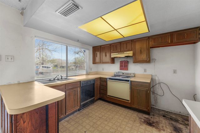 5202 Chestnut Place, Garland, TX 75043