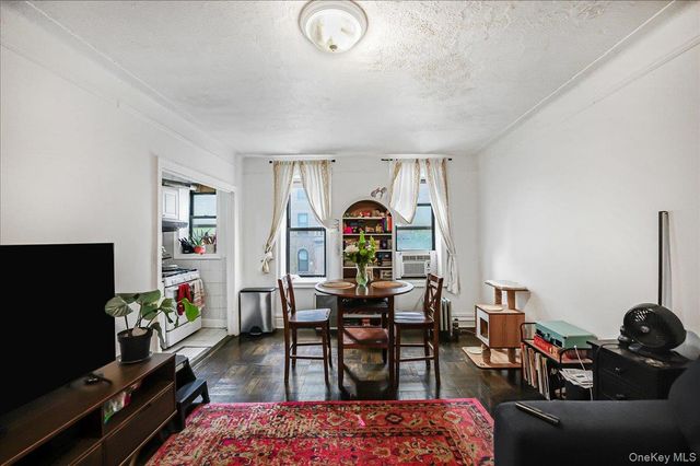 50-05 43rd Avenue 1M, Woodside, NY 11377