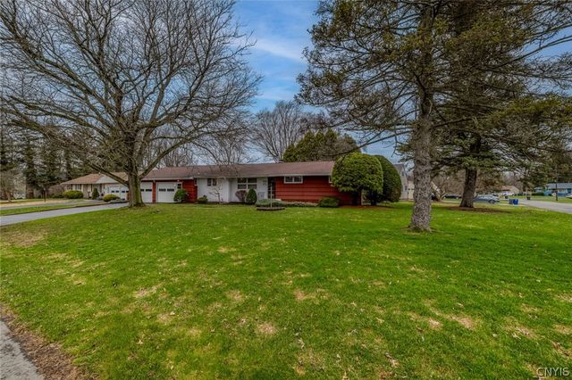 100 Augusta Drive, Cicero, NY 13212