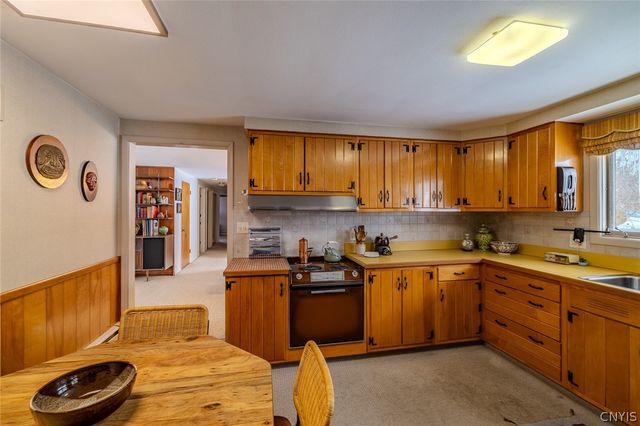 100 Augusta Drive, Cicero, NY 13212