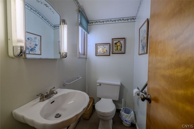 100 Augusta Drive, Cicero, NY 13212