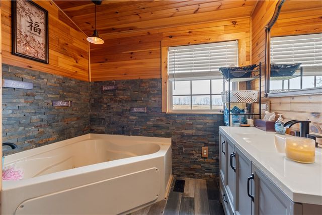 2200 Fort Hill Road, Phelps, NY 14532