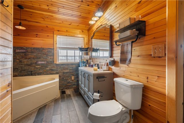 2200 Fort Hill Road, Phelps, NY 14532