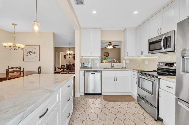 5800 NW 83rd Terrace, Tamarac, FL 33321