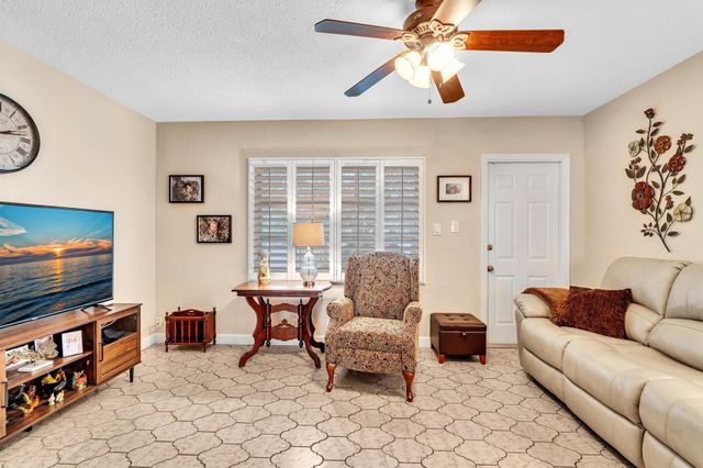 5800 NW 83rd Terrace, Tamarac, FL 33321