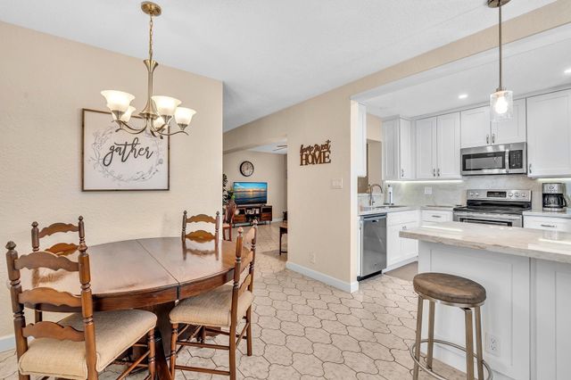 5800 NW 83rd Terrace, Tamarac, FL 33321