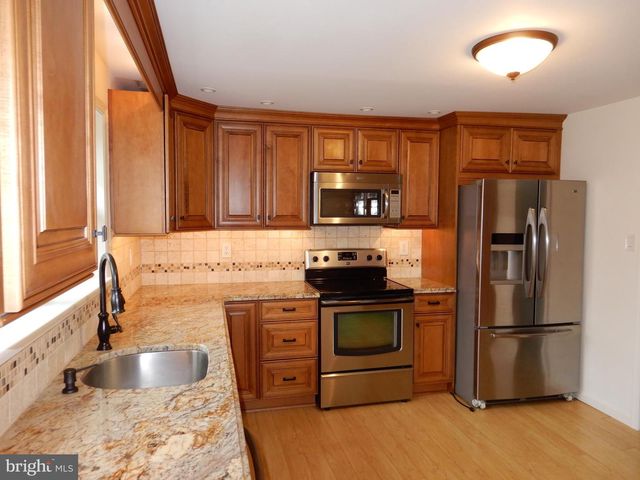 1215 LOWER STATE RD, North Wales, PA 19454