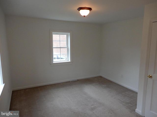 1215 LOWER STATE RD, North Wales, PA 19454