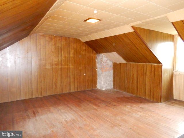 1215 LOWER STATE RD, North Wales, PA 19454