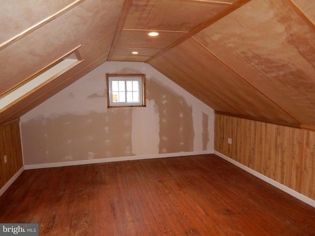 1215 LOWER STATE RD, North Wales, PA 19454