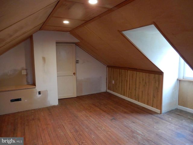 1215 LOWER STATE RD, North Wales, PA 19454