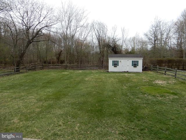 1215 LOWER STATE RD, North Wales, PA 19454