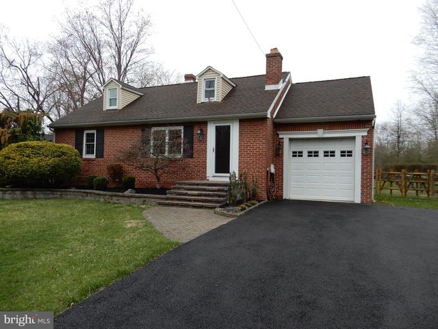 1215 LOWER STATE RD, North Wales, PA 19454