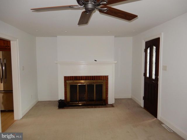 1215 LOWER STATE RD, North Wales, PA 19454