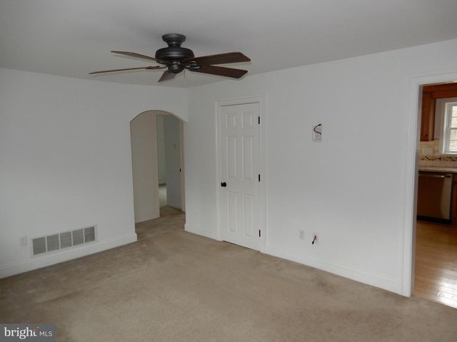 1215 LOWER STATE RD, North Wales, PA 19454