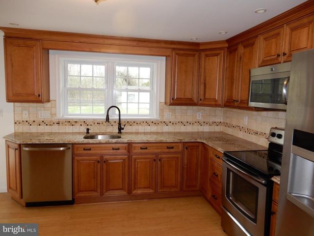 1215 LOWER STATE RD, North Wales, PA 19454