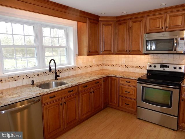 1215 LOWER STATE RD, North Wales, PA 19454