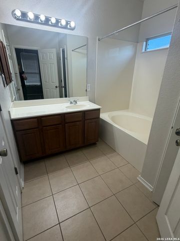 246 WING FLS, San Antonio, TX 78253