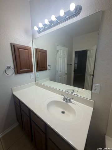 246 WING FLS, San Antonio, TX 78253