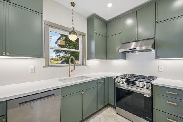 552 Fairview Avenue S, Saint Paul, MN 55116