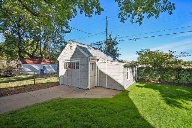 552 Fairview Avenue S, Saint Paul, MN 55116