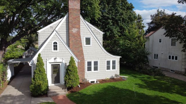 552 Fairview Avenue S, Saint Paul, MN 55116